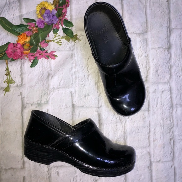 dansko professional clogs black patent leather